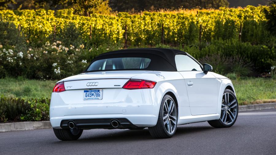  Audi TT Roadster 2.0 TFSI Quattro (8S) 2015 года  (NA) (фото 12 из 18)